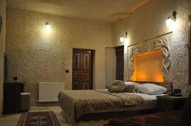 Cave Suite