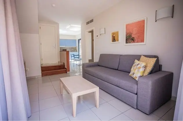 Classic 1 Bedroom Apartment (1 AD + 1 CH)