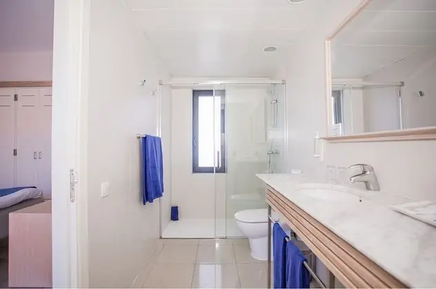Classic 2 Bedrooms Apartment (2AD + 1CH)