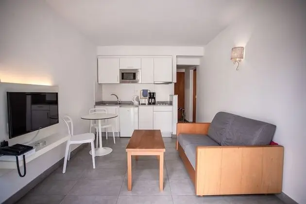 Classic 1 Bedroom Bungalow (2 AD)