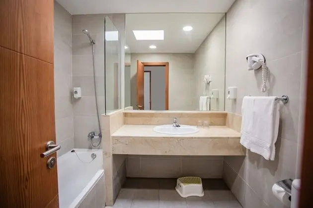 Classic 1 Bedroom Bungalow (2 AD)