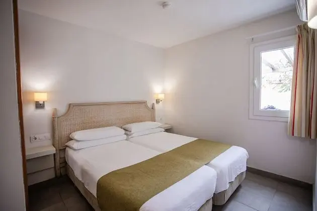 CLASSIC 1BED BUNGALOW POOL SIDE(1AD+1CH)