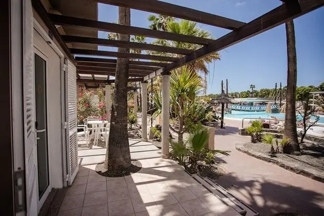 CLASSIC 1BED BUNGALOW POOL SIDE(1AD+1CH)