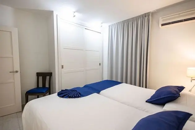 Classic 1 bedroom apartment with Balcony Pool View (3AD + 1CH)