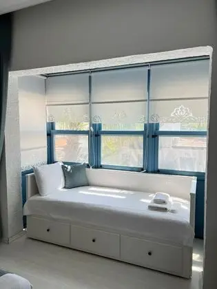 Cumbalı Standart Oda, Havuz Manzaralı, Balkonlu