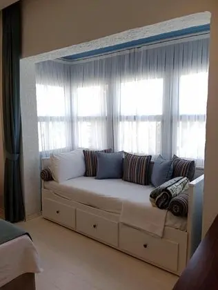 Cumbalı Standart Oda, Havuz Manzaralı, Balkonlu
