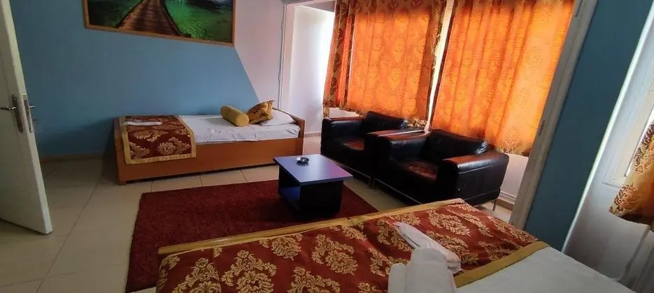 Aile Odası, Şehir Manzaralı