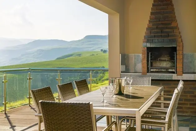 Three Bedroom Chalet with Patio