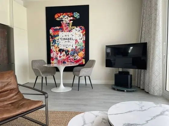 Luxury Apart Daire, 1 En Büyük (King) Boy Yatak ve Çekyat, Mutfak, Avlu Manzaralı