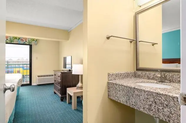 Süit (Queen Suite, No Balcony)
