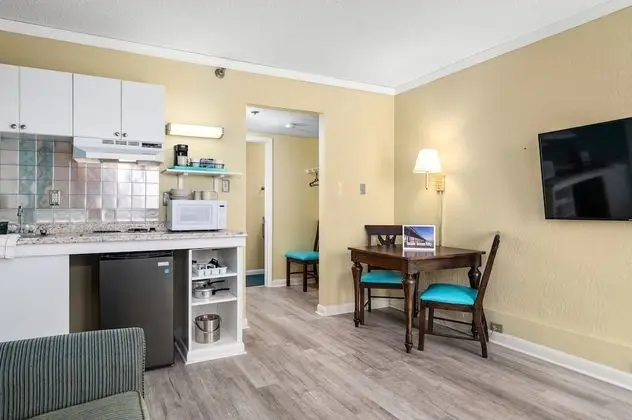 Süit (Queen Suite, No Balcony)