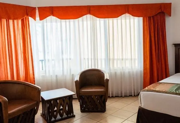 Luxury Suite, Kitchen, Beach View, 2nd Floor.