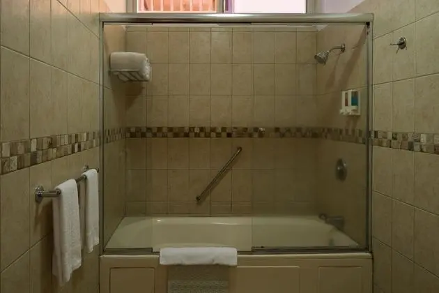 Luxury Suite, Kitchen, Beach View, 2nd Floor.