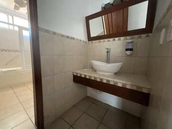 Luxury Suite, Kitchen, Beach View, 2nd Floor.