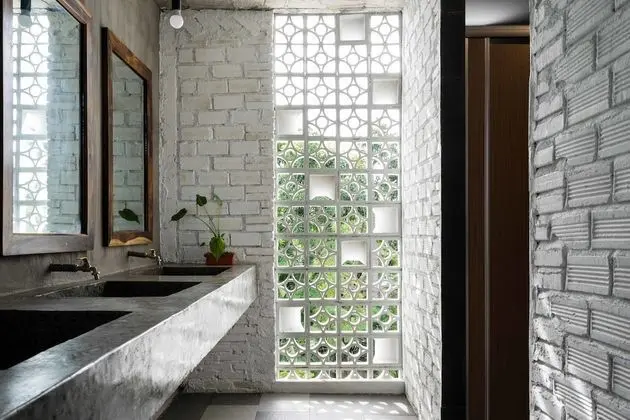 Ortak Ranzalı Oda, Sadece kadınlar için, Ortak Banyo