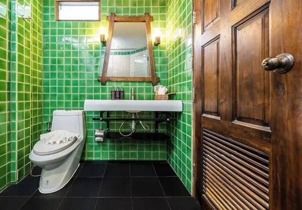 Deluxe Tek Büyük Yataklı Oda, Havuz Manzaralı