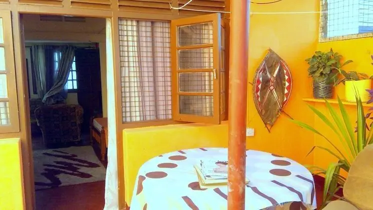 Ortak Ranzalı Oda, Karma Ranzalı Oda, Ortak Banyo