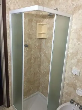 Economy Tek Büyük Yataklı Oda