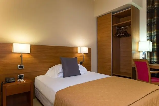 Classic Büyük Yataklı Tek Kişilik Oda