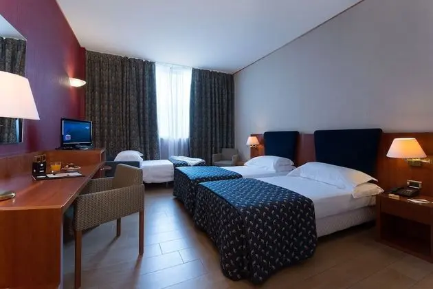 Classic Üç Kişilik Oda