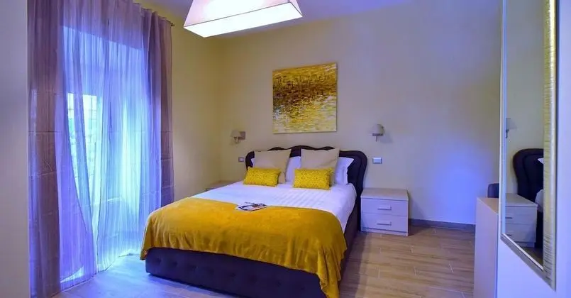 Deluxe Tek Büyük Yataklı Oda