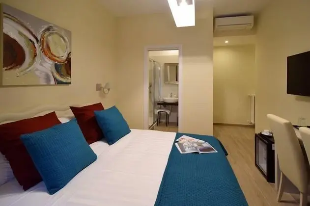 Deluxe Tek Büyük Yataklı Oda