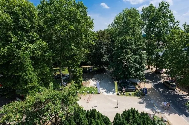 Tek Büyük Yataklı Oda, Balkon