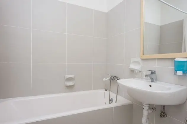 Üç Kişilik Oda, Balkon