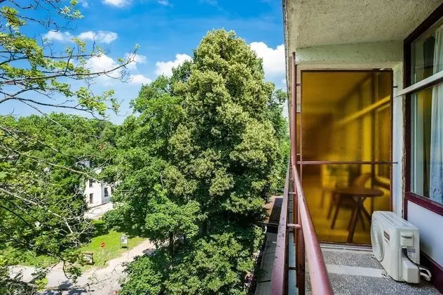 Üç Kişilik Oda, Balkon
