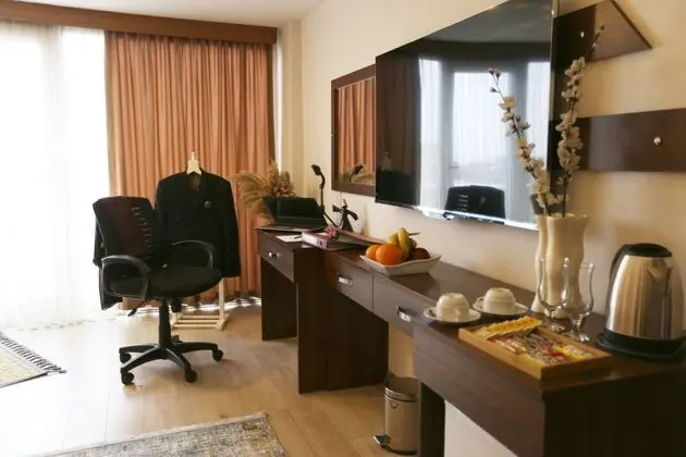 DOUBLE ROOM