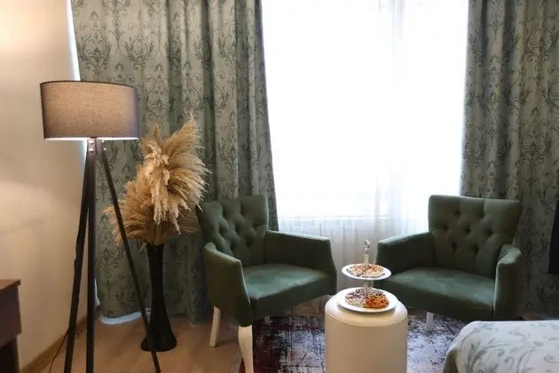 Üç Kişilik Oda