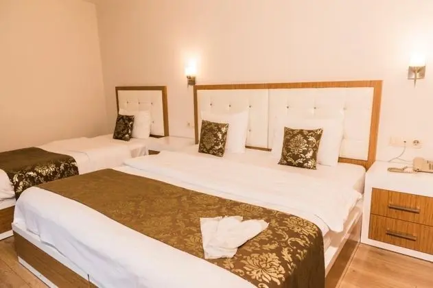 Triple, Şehir Manzaralı