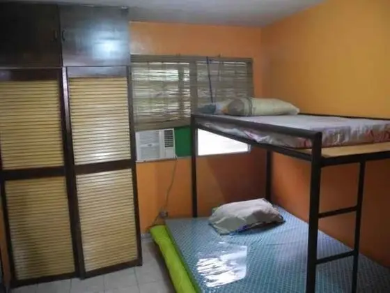 Basic Üç Kişilik Oda, Ortak Banyo