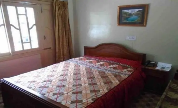 Standard Tek Büyük Yataklı Oda