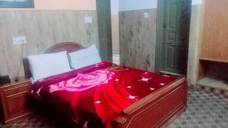 Standard Tek Büyük Yataklı Oda