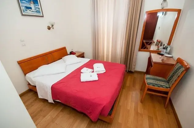Economy Tek Büyük Yataklı Oda