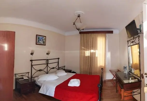 Tek Büyük Yataklı Oda