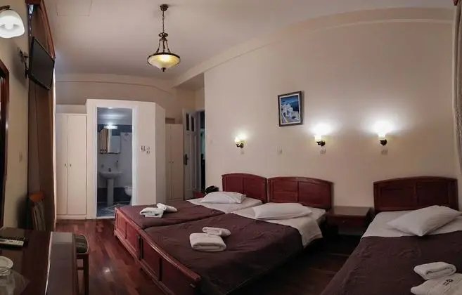 Üç Kişilik Oda