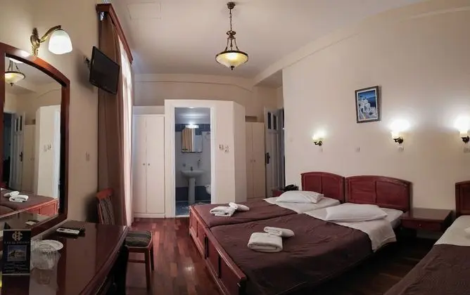 Üç Kişilik Oda