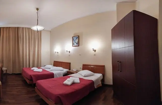 Üç Kişilik Oda