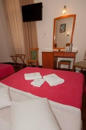 Üç Kişilik Oda