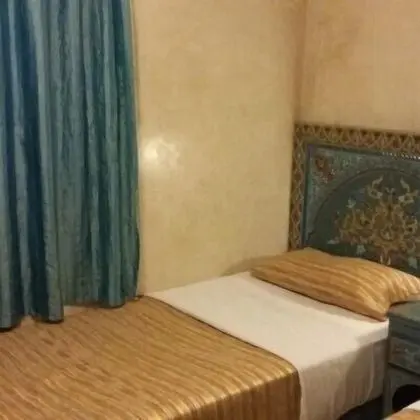 Tek Büyük veya İki Ayrı Yataklı Oda, Ortak Banyo