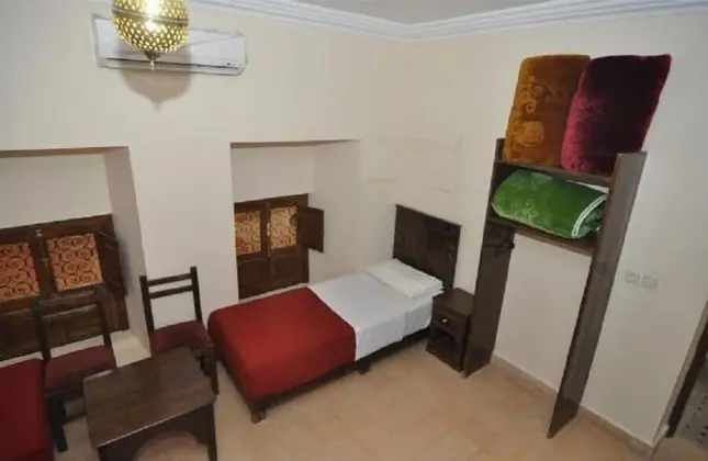 Üç Kişilik Oda, Ortak Banyo