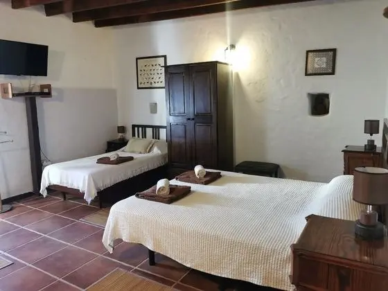 Dört Kişilik Oda, Ortak Banyo, Bahçeli (Graziosa)