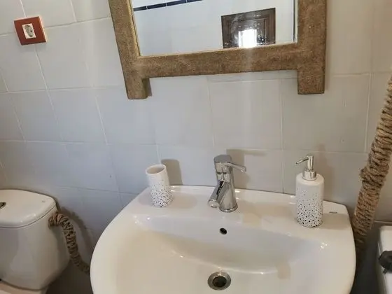 Tek Büyük Yataklı Oda, Ortak Banyo, Bahçeli (Carpe Diem)