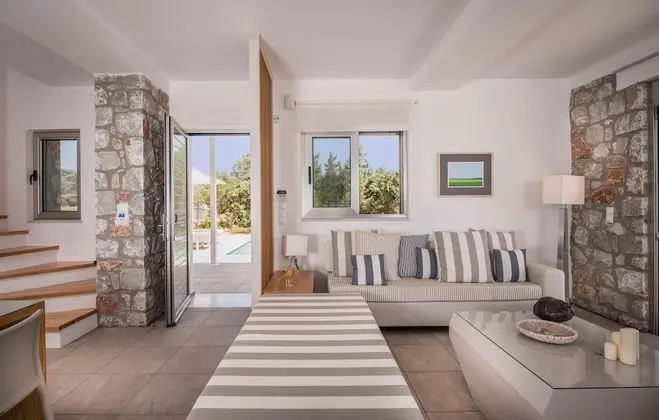 Luxury Villa, 1 Yatak Odası, Kişiye Özel Havuzlu, Plaj Kenarı (Kedros)