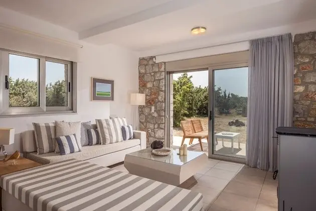 Luxury Villa, 1 Yatak Odası, Kişiye Özel Havuzlu, Plaj Kenarı (Kedros)