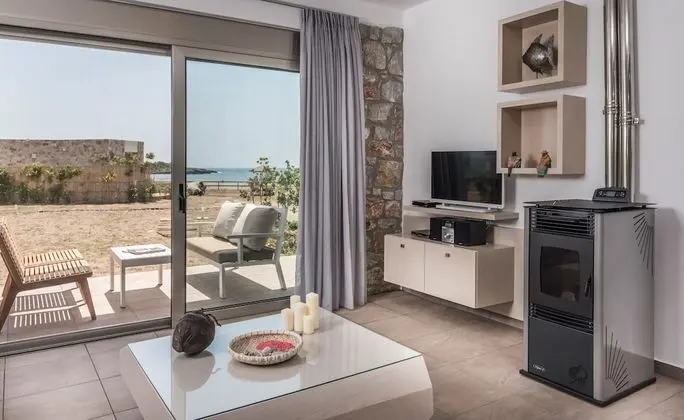 Luxury Villa, 1 Yatak Odası, Kişiye Özel Havuzlu, Plaj Kenarı (Kedros)