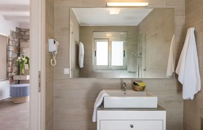 Luxury Villa, 1 Yatak Odası, Kişiye Özel Havuzlu, Plaj Kenarı (Kedros)