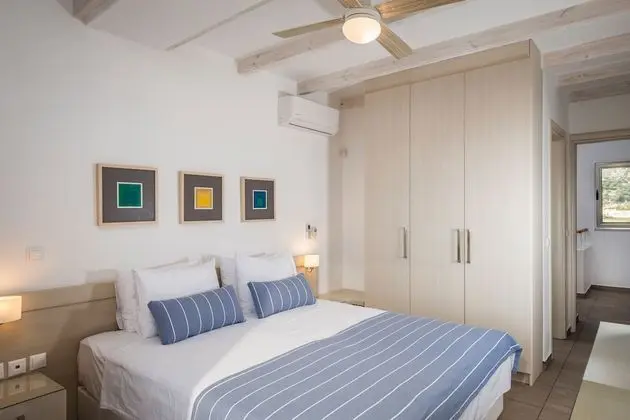 Luxury Villa, 2 Yatak Odası, Kişiye Özel Havuzlu, Plaj Kenarı (Lithos)